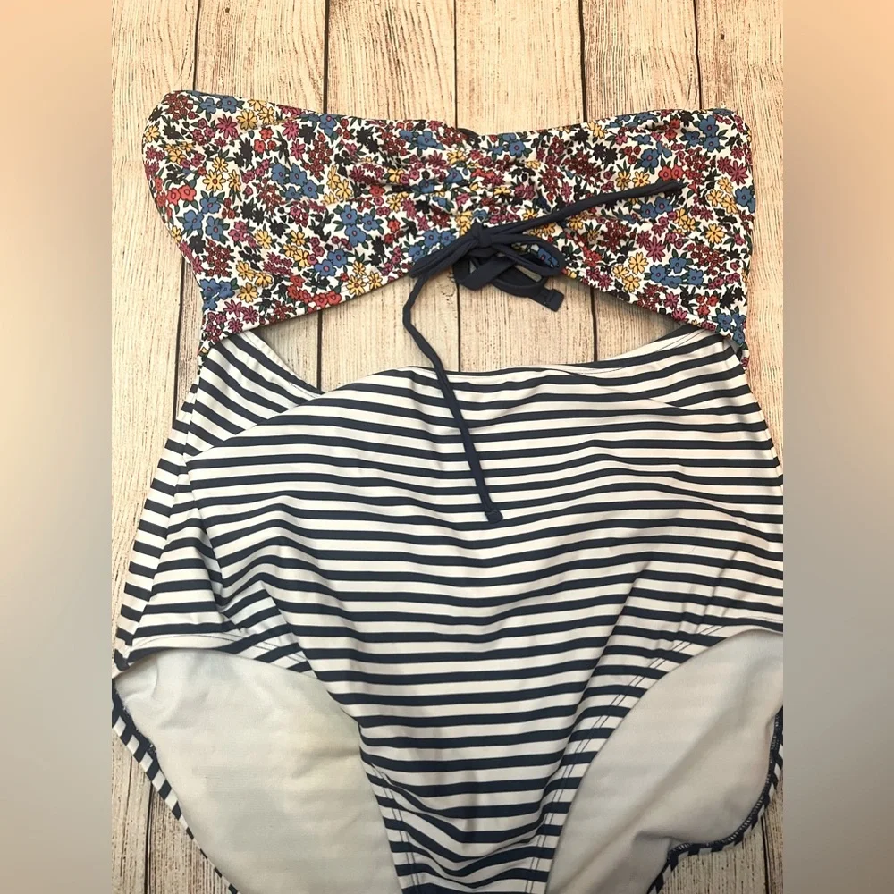 SALE-Time and Tru Women’s Swim Suit size XL (16-18) Summer, FINAL MARKDOWN - Picture 2 of 7